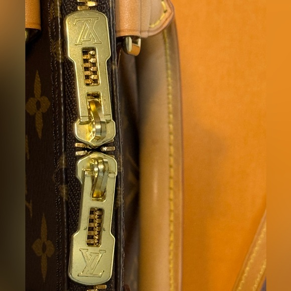 Louis Vuitton Alma BB Monogram - Picture 9 of 17